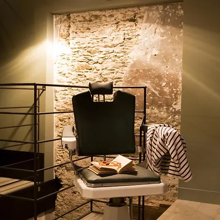 Surprenantes- Jules Verne דירה *