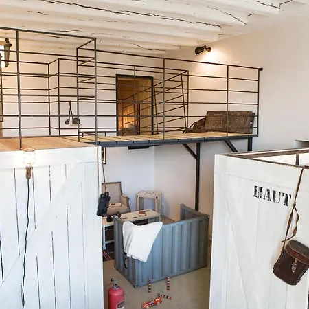 아파트 Surprenantes- Jules Verne