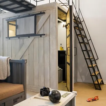 Surprenantes- Jules Verne דירה *