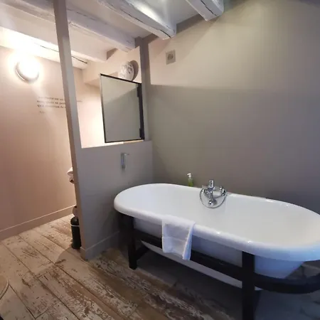 Unique A ! Surprenantes- Jules Verne Daire *