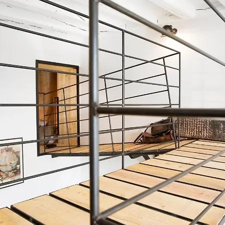 Apartamento Surprenantes- Jules Verne *