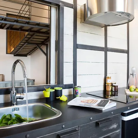 Surprenantes- Jules Verne 아파트