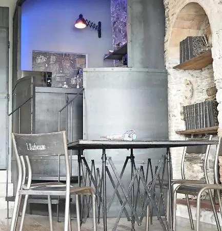 Apartamento Surprenantes- Jules Verne *