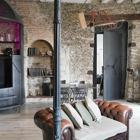 Surprenantes- Jules Verne 아파트