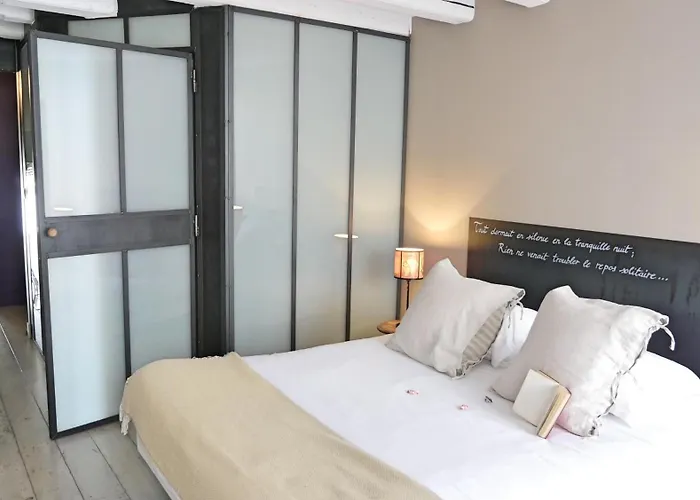 Unique A ! Surprenantes- Jules Verne *