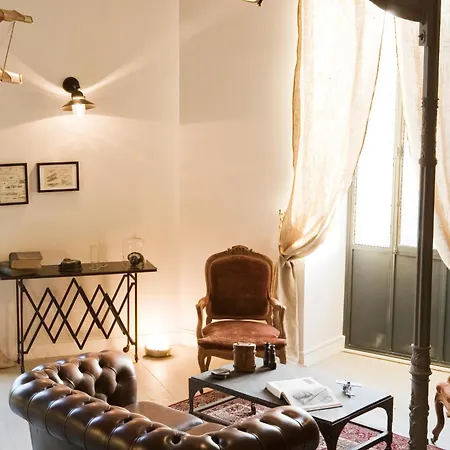 Surprenantes- Jules Verne アパート ナント